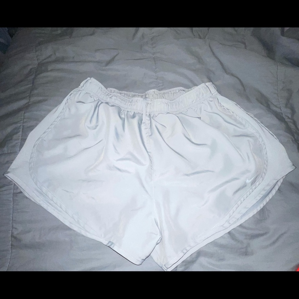 nike running shorts; size: xl; brand: nike